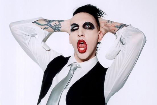 Marilyn Manson con il suo inconfondibile trucco