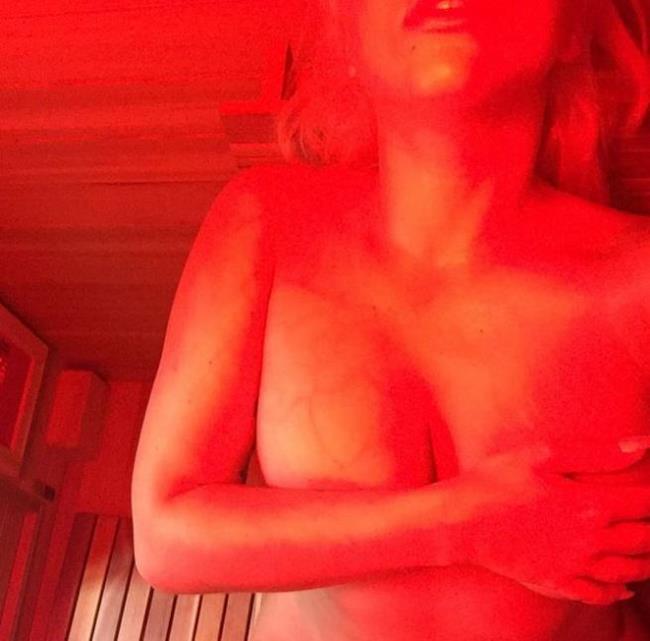 Il selfie a infrarossi di Lady Gaga in sauna
