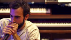 Marco Mengoni in studio di registrazione per il nuovo album