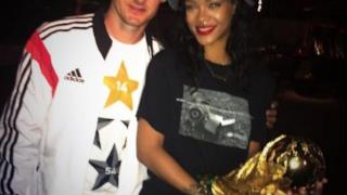 Rihanna con Miroslav Klose
