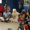 Lady Gaga con bambini sudafricani