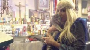 Kesha: il nuovo singolo C'mon sembra una gang bang fra peluche [VIDEO]