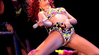 Rihanna Loud Tour - 10