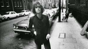 Syd Barrett per le strade di Londra.