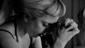 Lady Gaga, anche i ricchi piangono