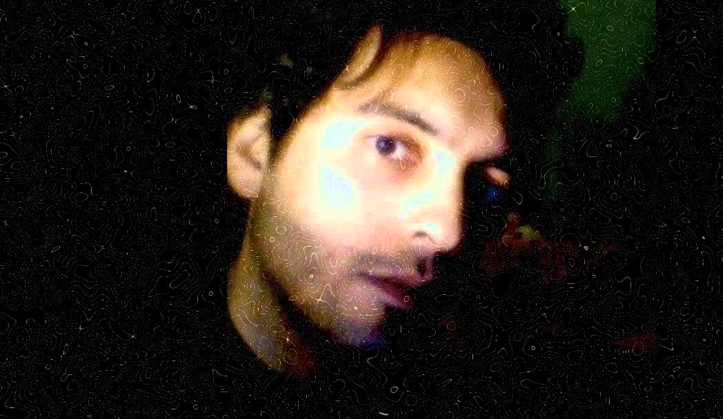 Primo piano di Vadim Valenti, in gara a Sanremo 2014