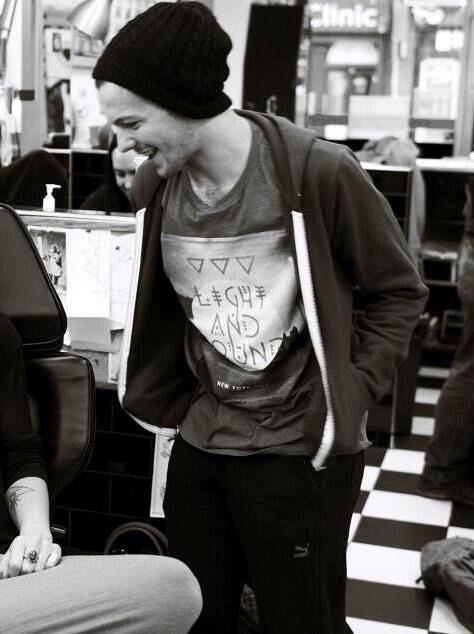 Louis Tomlinson Lookbook - 15