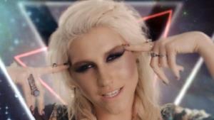 Kesha: il singolo Die Young ritirato dopo il massacro di Newtown