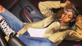 Rihanna in auto