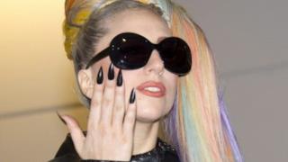 Lady Gaga capelli arcobaleno