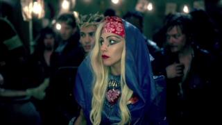 Lady Gaga svela il nuovo video di "Judas" - 19