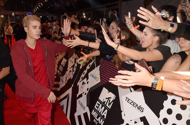 Justin Bieber sul red carpet degli MTV EMA 2015 a Milano