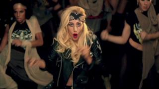 Lady Gaga svela il nuovo video di "Judas" - 11