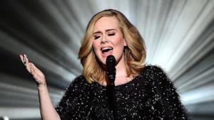 Adele canta dal vivo Hello agli NRJ Awards 2015