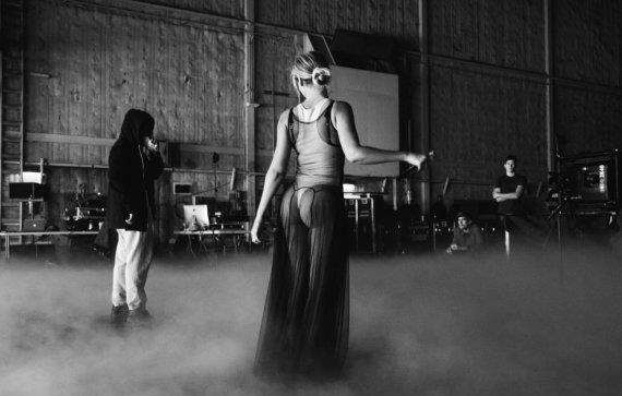 Lato b di Beyoncé sotto un vestito trasparente