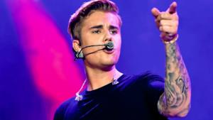 Il 21enne cantante canadese Justin Bieber sul palco