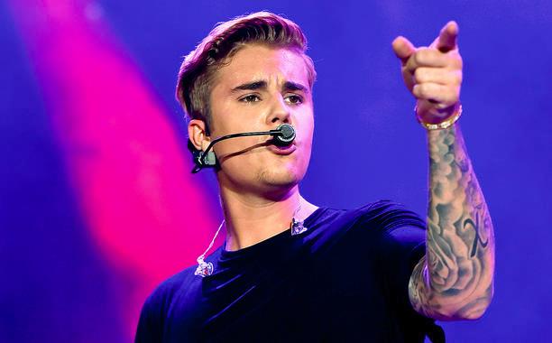 Il 21enne cantante canadese Justin Bieber sul palco