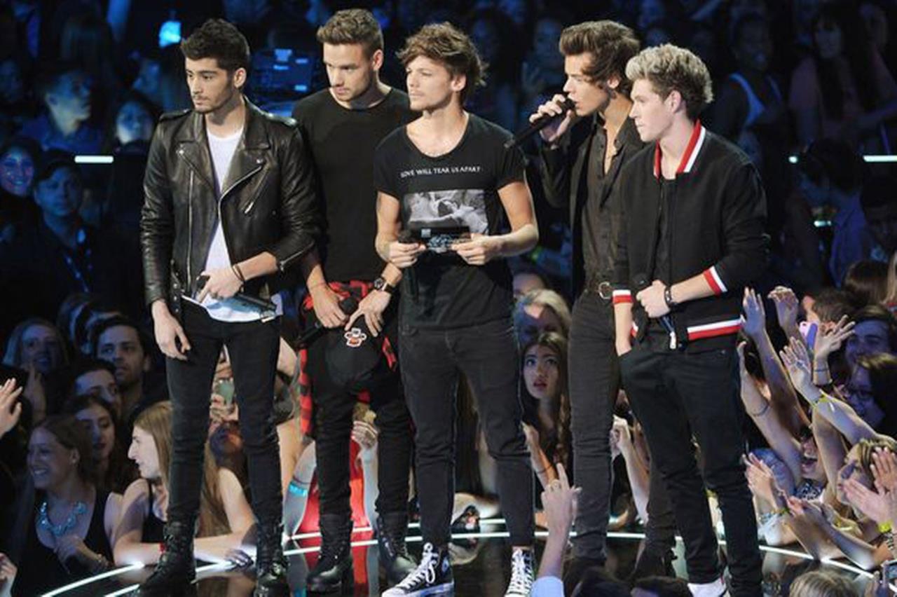 One Direction twitter pics - 109