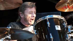 Phil Rudd dal vivo