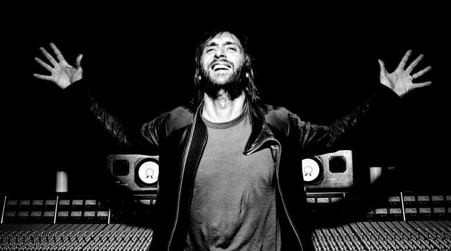 David Guetta in studio di registrazione