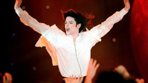 Michael Jackson subito in vetta alle classifiche con "Michael"