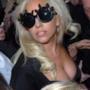 Lady Gaga in reggiseno a spasso per New York - 1