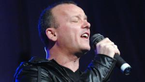 Gigi D'Alessio gratis in concerto per la Terra dei Fuochi a Caserta