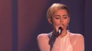 Miley Cyrus Sexy Outfit MTV ema Awards - 17