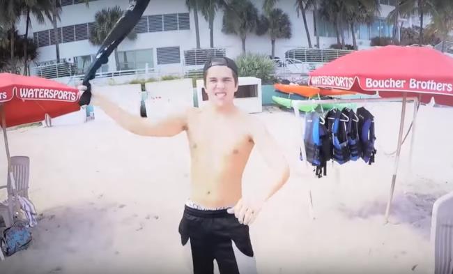 Austin Mahone nel video ufficiale di Put It On Me