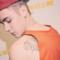 Justin Bieber: il nuovo tatuaggio è una testa d'indiano [FOTO]