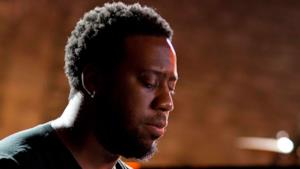 Il pianista e produttore Robert Glasper