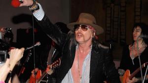 Axl Rose compie 50 anni, con un nuovo tour