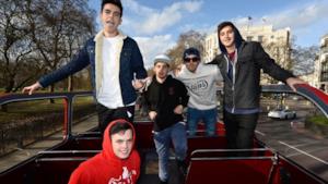 The Janoskians a Londra a bordo di un bus