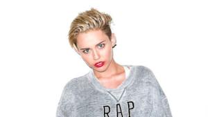 Miley Cyrus è tornata a parlare della sua bisessualità