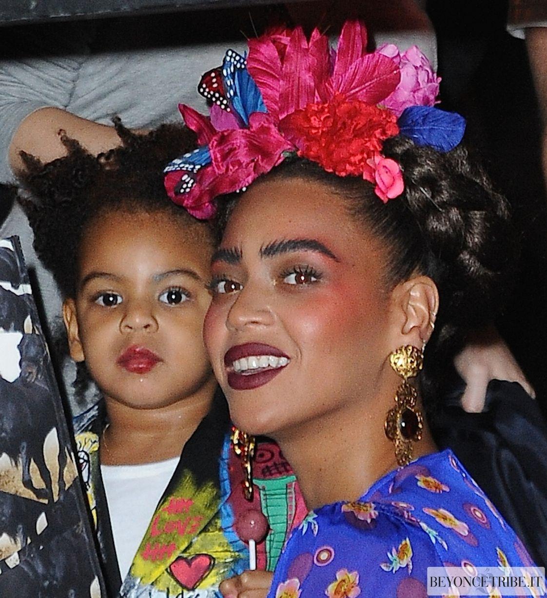 Beyoncé vestita da Frida Khalo