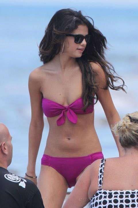 Selena Gomez in Bikini le 30 foto migliori - 8