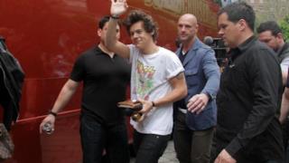 Harry Styles con la maglietta dei Kiss