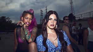 Lana Del Rey sul set di Tropico