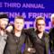 Gli U2 alla terza edizione dell'evento "Sean Penn & Friends Help Haiti" posano insieme 
