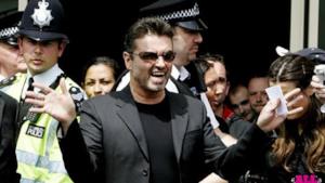 George Michael ferito in un'incidente d'auto, ma non è grave!