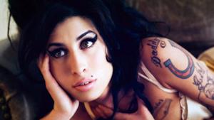 Classifiche musicali, Amy Winehouse domina anche in Italia