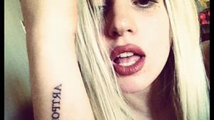 Lady Gaga: ARTPOP è il titolo del nuovo album e anche il decimo tatuaggio