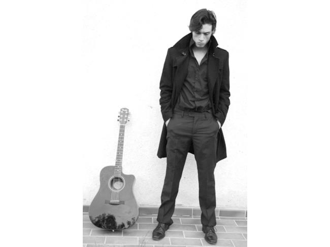 Lorenzo Cantarini, chitarrista dei Dear Jack