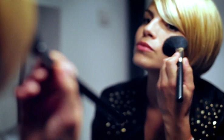 Emma Marrone al trucco