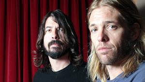 Dave Grohl, frontman dei Foo Fighters, e il batterista Taylor Hawkins