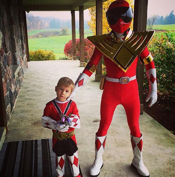 Justin Bieber vestito da Power Ranger