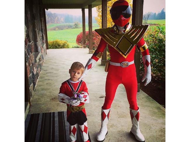 Justin Bieber vestito da Power Ranger