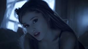 Ariana Grande nel video ufficiale Love Me Harder