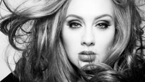 Adele nel video ufficiale del suo comeback single Hello