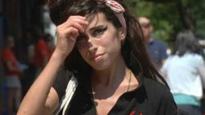 Amy Winehouse, ecco il primo inedito mentre si pensa ad un film